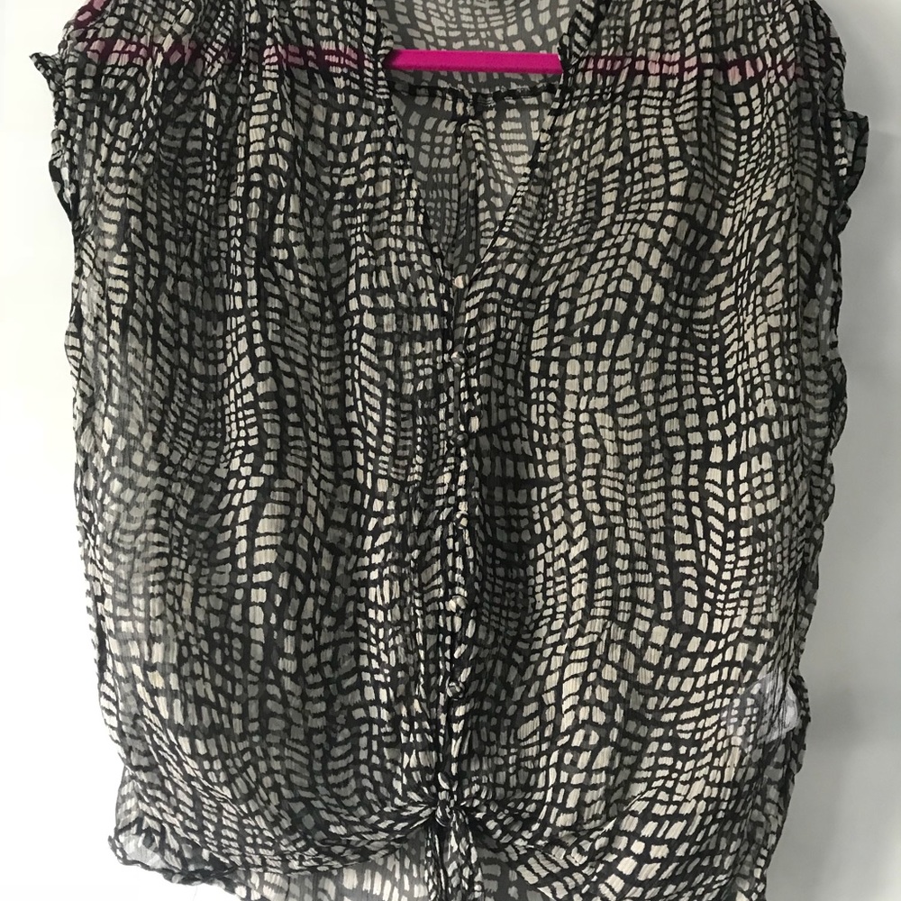 Short sleeve tie top
